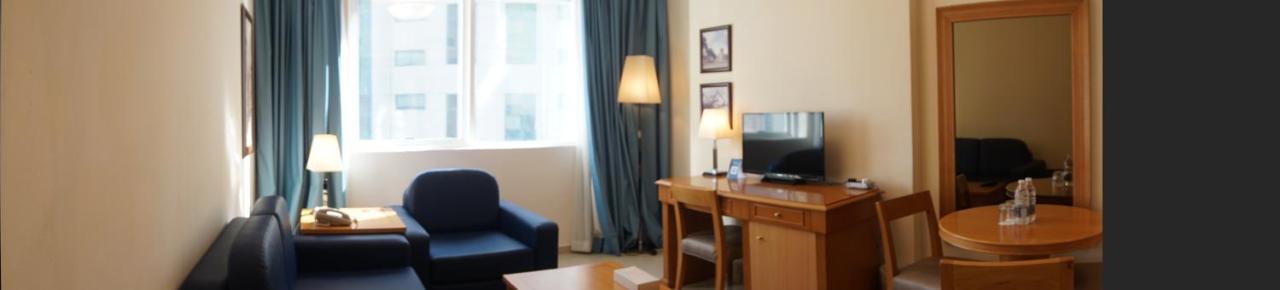 Golden Tulip Sharjah Aparthotel Екстериор снимка