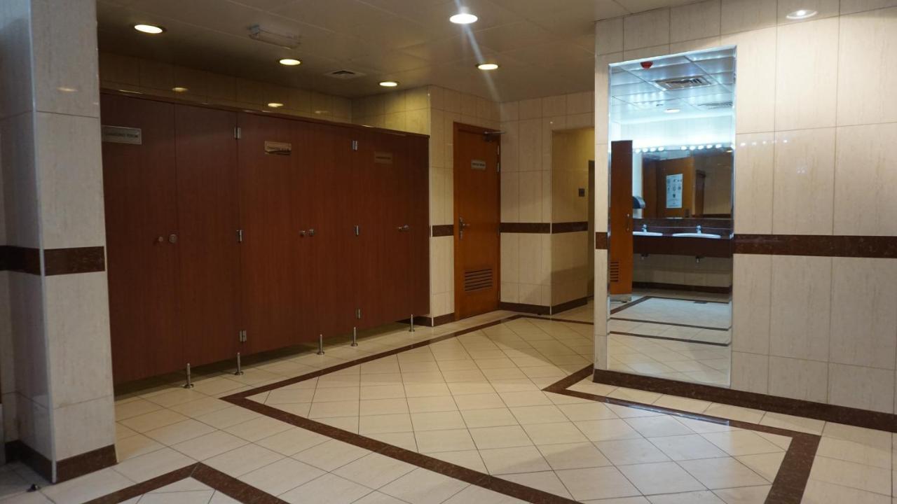 Golden Tulip Sharjah Aparthotel Екстериор снимка