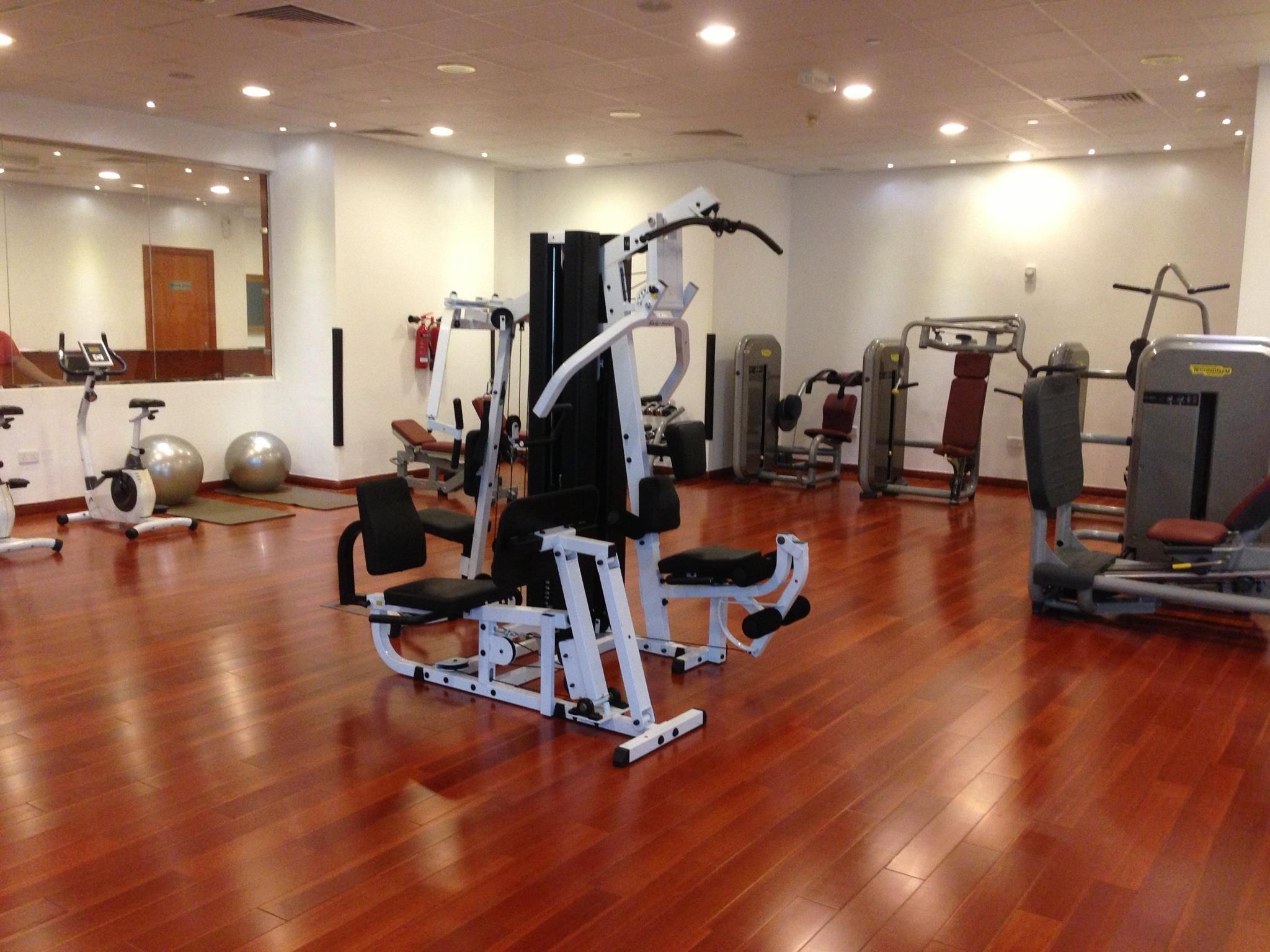 Golden Tulip Sharjah Aparthotel Екстериор снимка